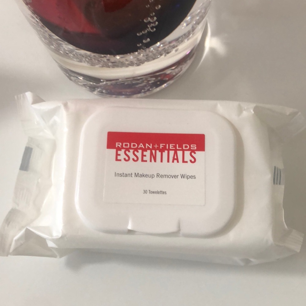 Rodan+Fields Instant Makeup Remover Wipes new